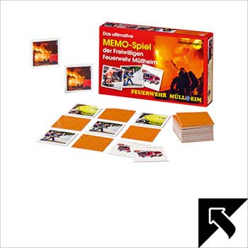 Memo-Spiel mit Feuerwehrmotiv, Karten und Verpackung auf weißem Hintergrund
